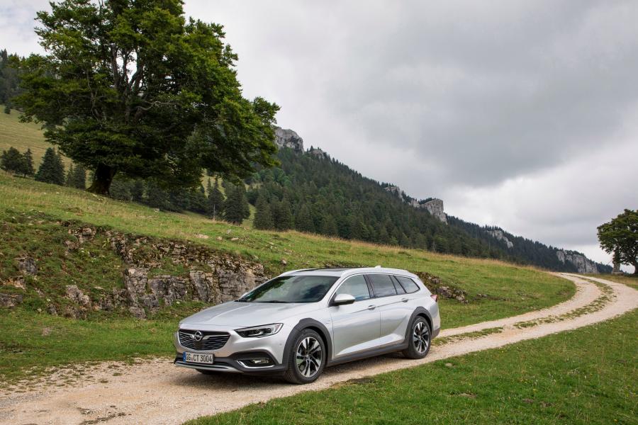  Opel Insignia Country Tourer Turbo 4x4 2017 года  (фото 26 из 44)